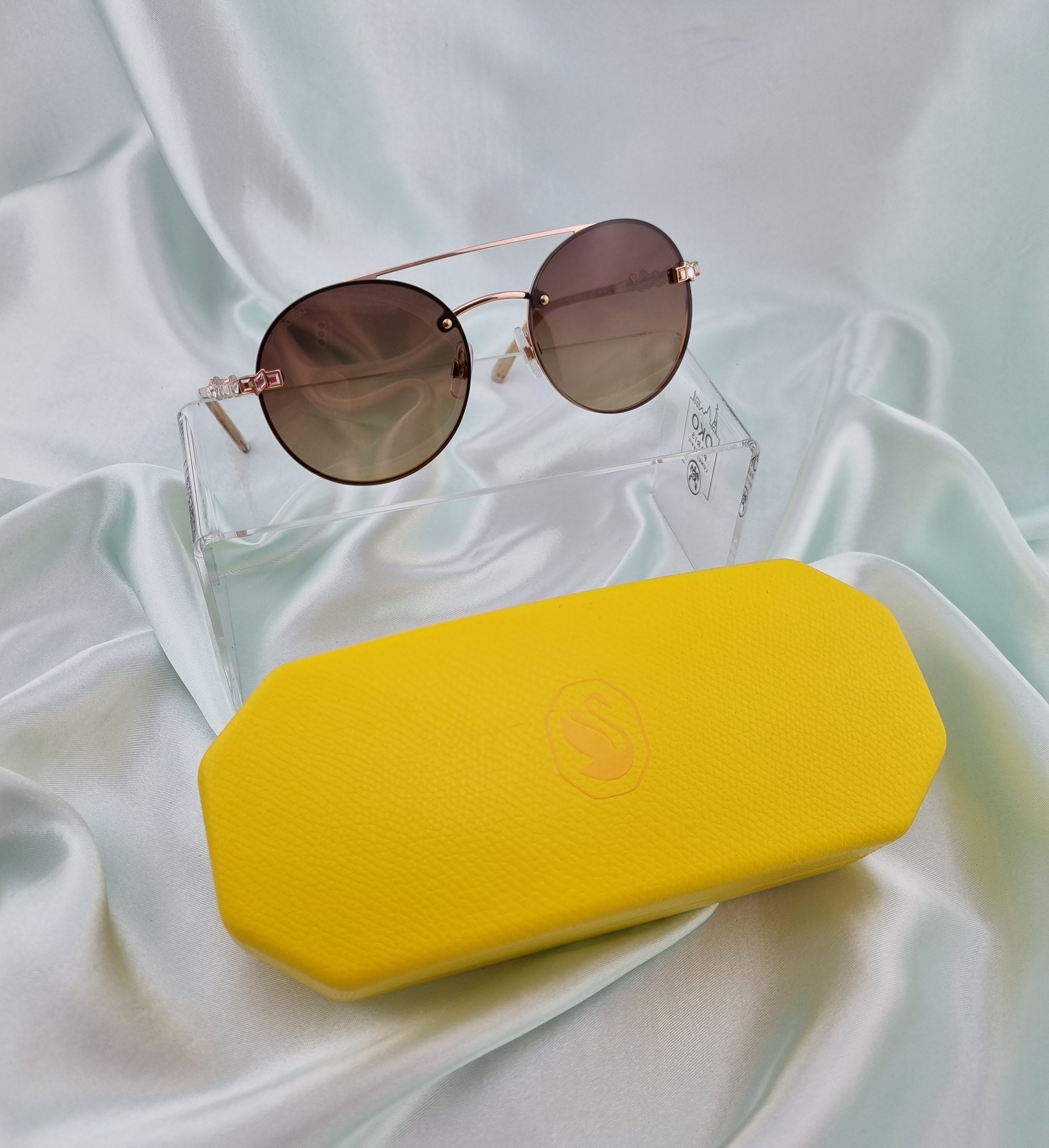 Sunglasses mix Swarovski, Balenciaga, Roberto Cavalli, Valentino, Tom Ford, Dior and etc. Sunglasses mix Swarovski, Balenciaga, Roberto Cavalli, Valentino, Tom Ford, Dior and etc.
